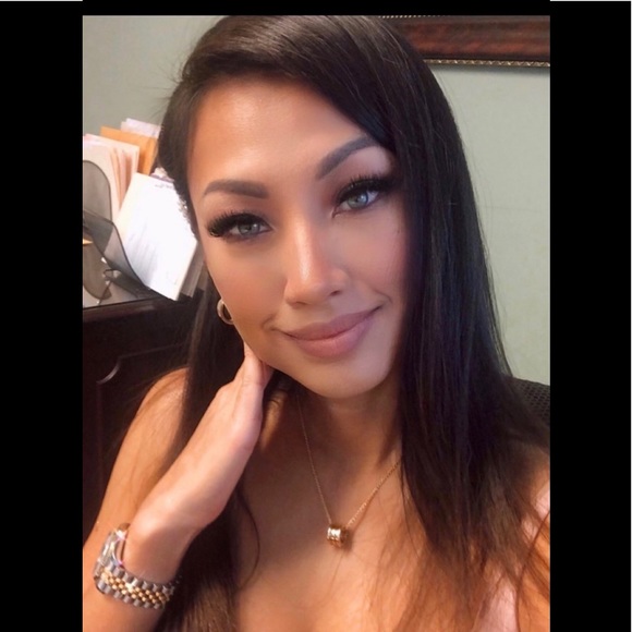 Meet your Posher, Staci - Picture 2 of 2